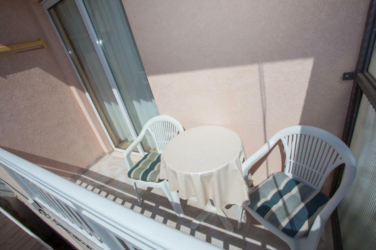 Appartement Apartman Antonio à Makarska Extérieur photo