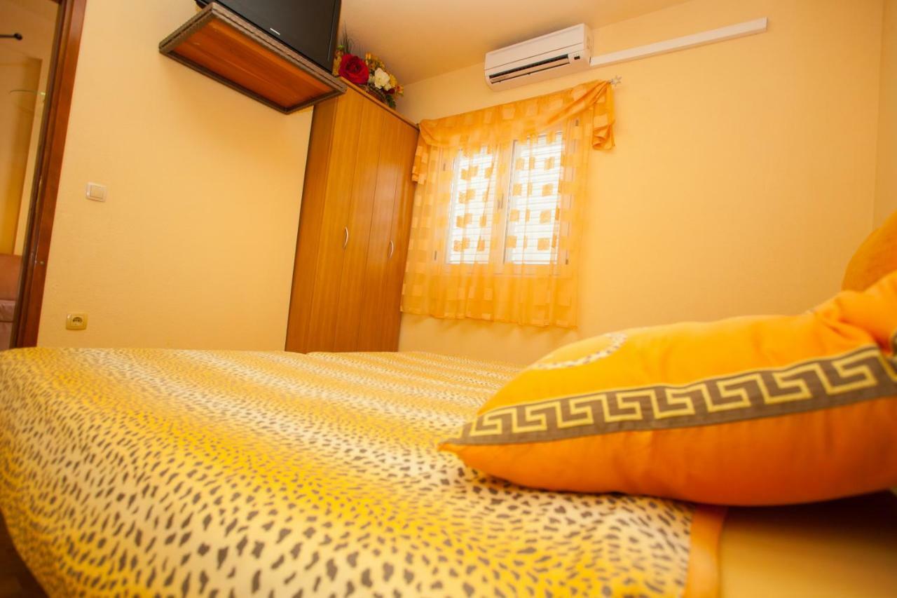 Appartement Apartman Antonio à Makarska Extérieur photo