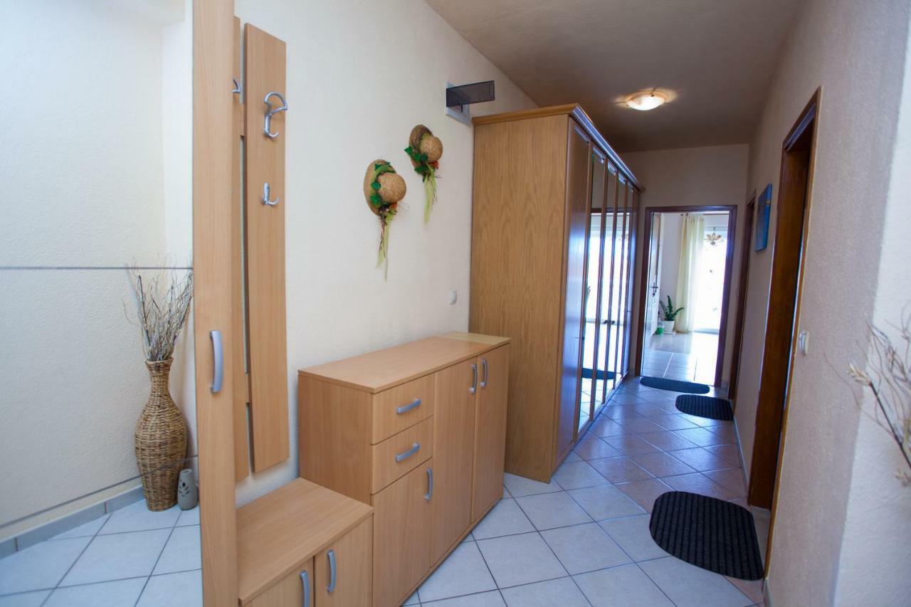 Appartement Apartman Antonio à Makarska Extérieur photo