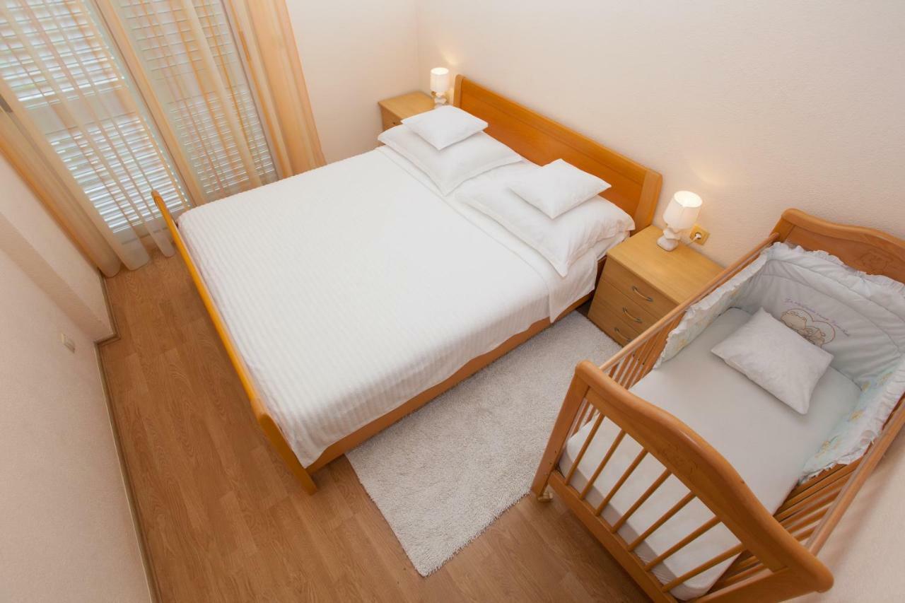 Appartement Apartman Antonio à Makarska Extérieur photo