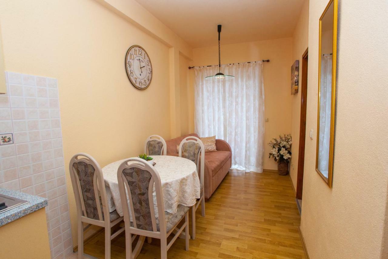 Appartement Apartman Antonio à Makarska Extérieur photo